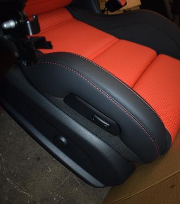 Mercedes-AMG Performance front seats - Image 3