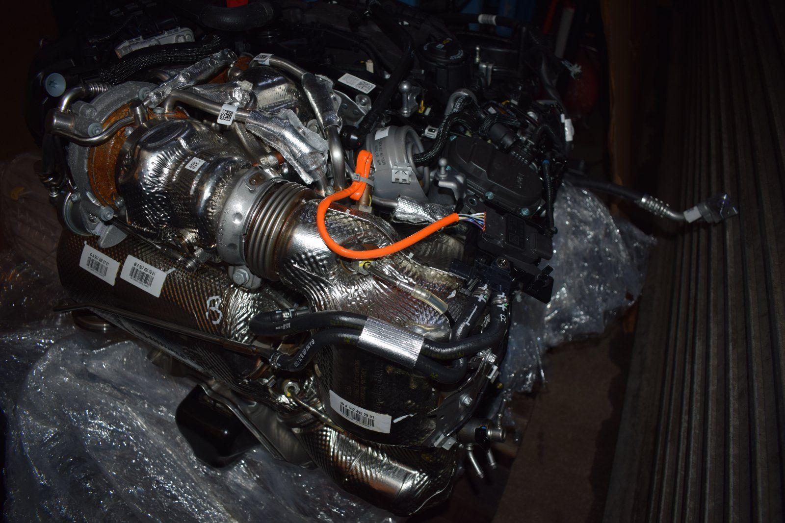 Mercedes Sprinter W907 Engine - Image 2