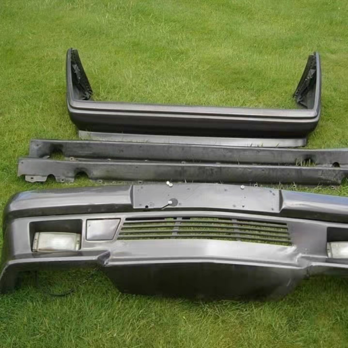 AMG W124 Sedan Gen I Body Kit