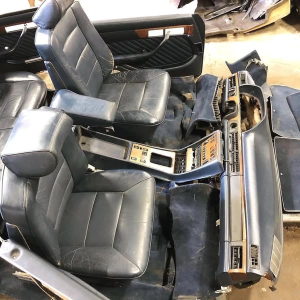 Mercedes-Benz W126 Interior - Image 2