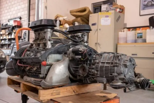 Modified 3.2L Porsche 911SC Engine and 915 Gearbox