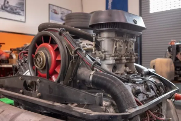 Modified 3.2L Porsche 911SC Engine and 915 Gearbox - Image 4