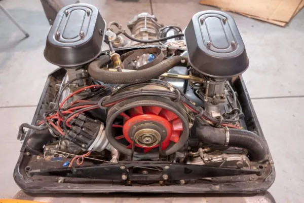 Modified 3.2L Porsche 911SC Engine and 915 Gearbox - Image 3