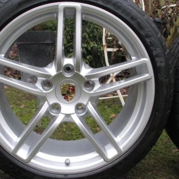 PORSCHE 991 GENUINE WHEELS - Image 3