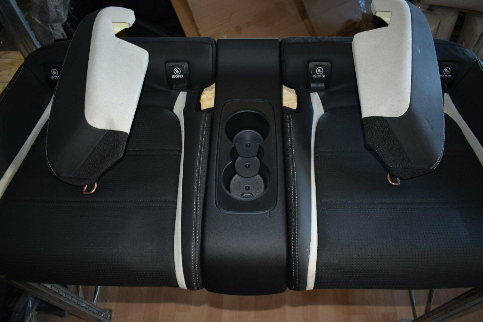 Mercedes C-Class A205 Convertible Leather Interior - Image 5