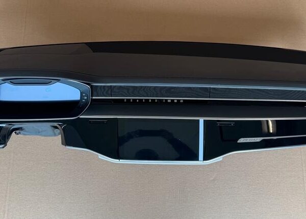 Audi A8 / S8 (4N) Dashboard in Brown Leather