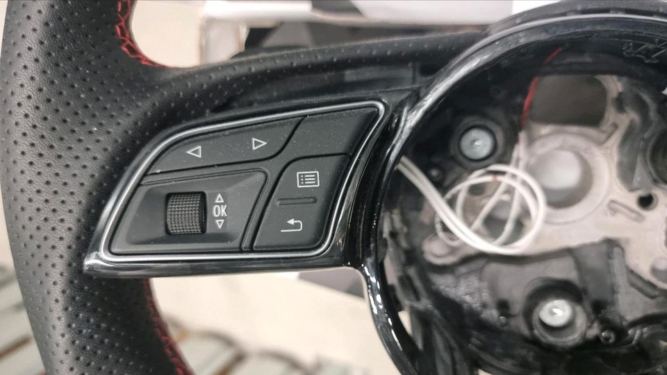Audi RS3 (8V) Forged Carbon Steering Wheel – Paddles / Buttons / Airbag - Image 4