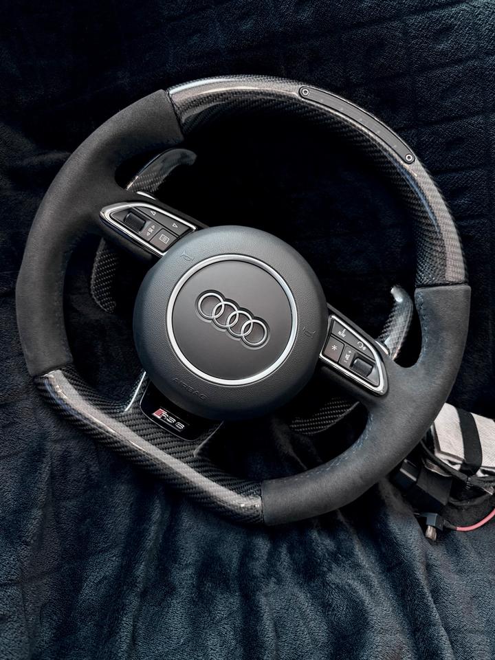 Audi RS6 (4G/C7) LED Shift Light Carbon & Alcantara Steering Wheel