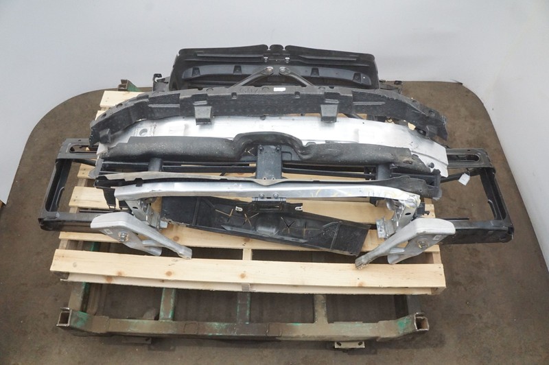 Front Radiator Core Support Bumper Bar OEM 51117447070 Bmw X7 G07 2019-22 *Note*