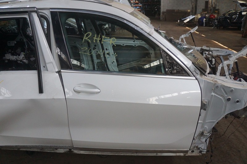 Front Right Passenger Door Assembly W/ Glass OEM 41518738556 Bmw X7 G07 2019-26