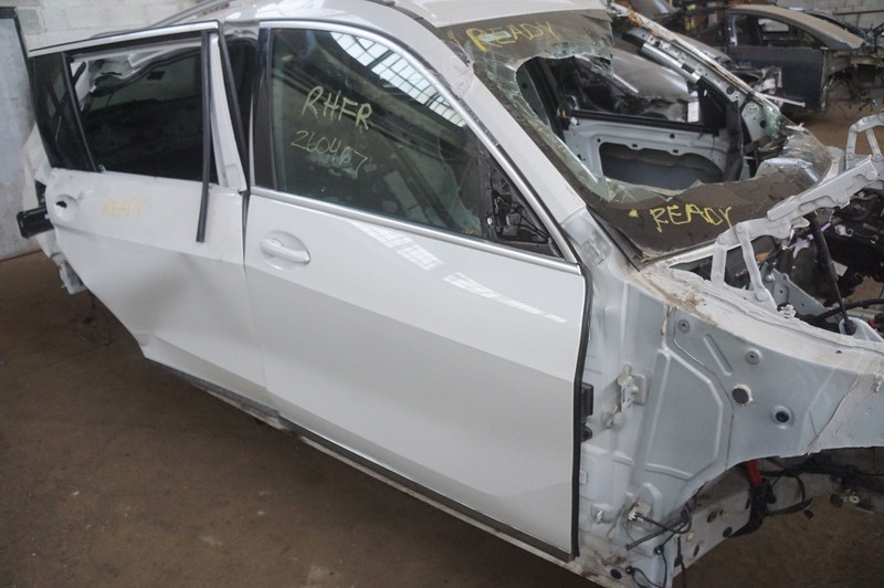 Front Right Passenger Door Assembly W/ Glass OEM 41518738556 Bmw X7 G07 2019-26