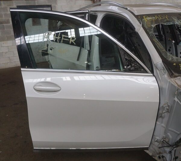 Front Right Passenger Door Assembly W/ Glass OEM 41518738556 Bmw X7 G07 2019-26